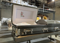 Un coffre funéraire métallique élégant avec une surface décorative durable et personnalisable